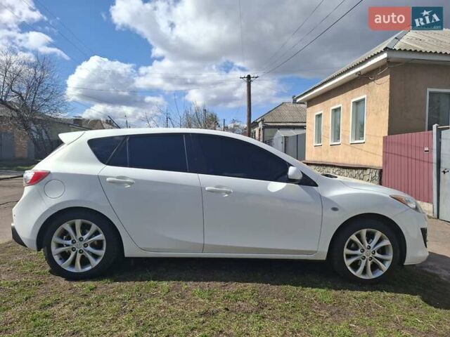 Белый Мазда 3, объемом двигателя 1.6 л и пробегом 240 тыс. км за 8200 $, фото 2 на Automoto.ua