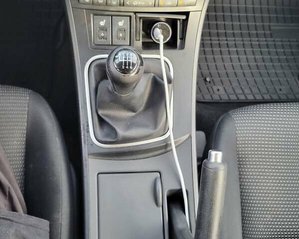 Білий Мазда 3, об'ємом двигуна 1.56 л та пробігом 228 тис. км за 7700 $, фото 24 на Automoto.ua