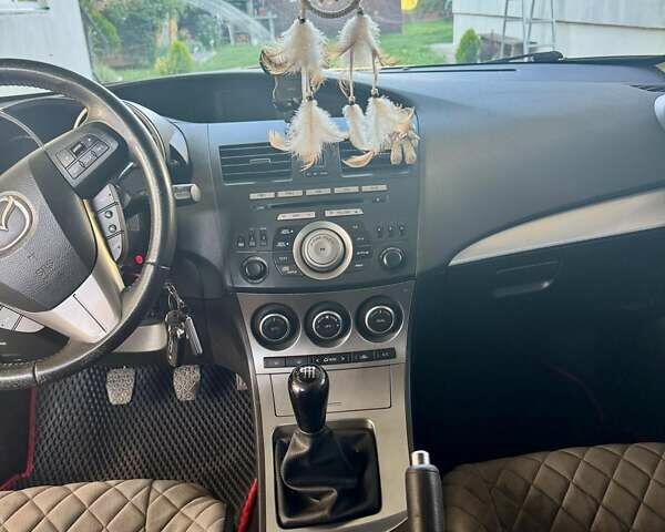 Білий Мазда 3, об'ємом двигуна 1.56 л та пробігом 227 тис. км за 7900 $, фото 10 на Automoto.ua