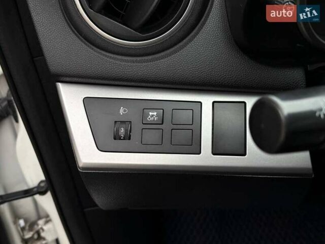 Білий Мазда 3, об'ємом двигуна 1.6 л та пробігом 151 тис. км за 6850 $, фото 5 на Automoto.ua