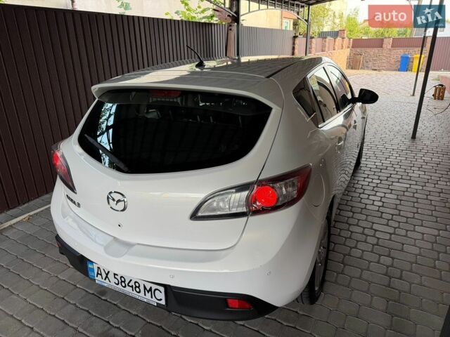 Білий Мазда 3, об'ємом двигуна 1.6 л та пробігом 96 тис. км за 7500 $, фото 5 на Automoto.ua