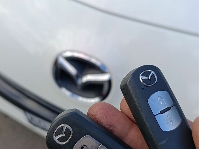 Белый Мазда 3, объемом двигателя 2 л и пробегом 200 тыс. км за 8500 $, фото 96 на Automoto.ua