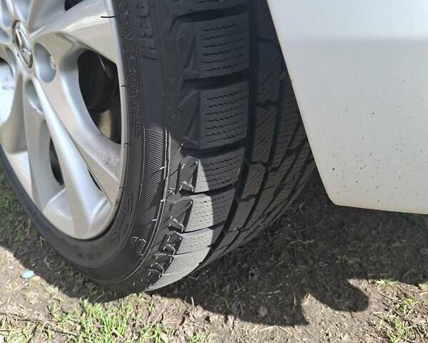 Белый Мазда 3, объемом двигателя 1.6 л и пробегом 240 тыс. км за 8200 $, фото 4 на Automoto.ua