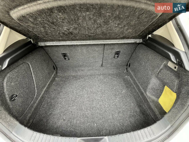 Белый Мазда 3, объемом двигателя 1.6 л и пробегом 147 тыс. км за 8500 $, фото 9 на Automoto.ua
