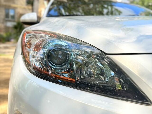 Белый Мазда 3, объемом двигателя 2 л и пробегом 170 тыс. км за 8500 $, фото 4 на Automoto.ua