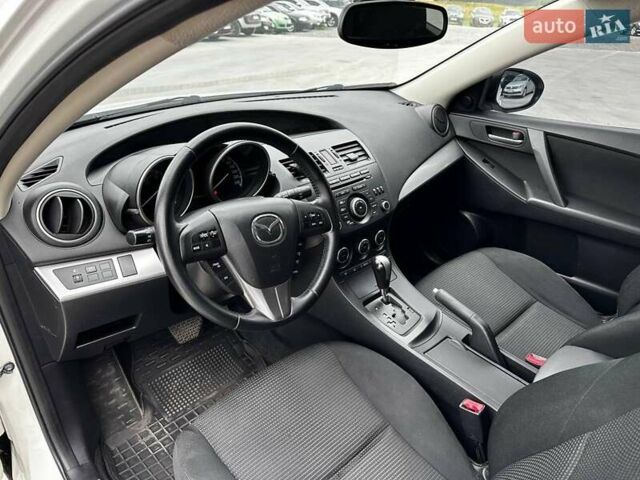 Белый Мазда 3, объемом двигателя 1.6 л и пробегом 143 тыс. км за 10690 $, фото 19 на Automoto.ua