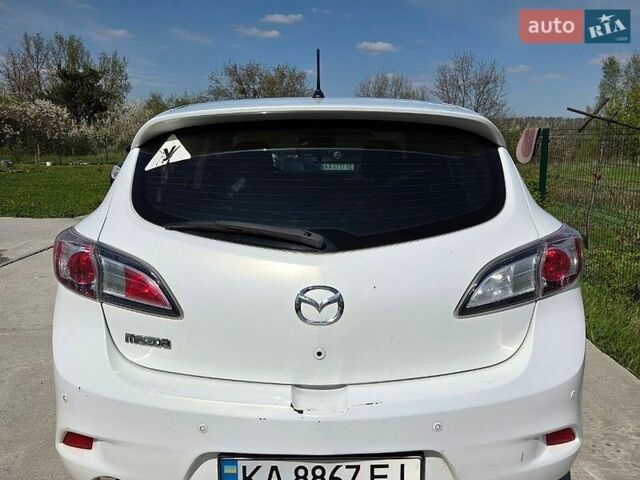 Білий Мазда 3, об'ємом двигуна 1.6 л та пробігом 172 тис. км за 7500 $, фото 4 на Automoto.ua