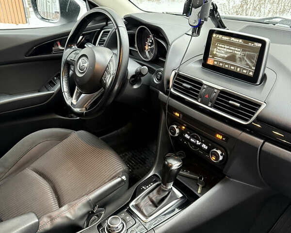 Белый Мазда 3, объемом двигателя 1.5 л и пробегом 150 тыс. км за 11000 $, фото 34 на Automoto.ua