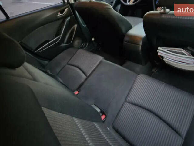 Белый Мазда 3, объемом двигателя 2 л и пробегом 178 тыс. км за 9300 $, фото 28 на Automoto.ua