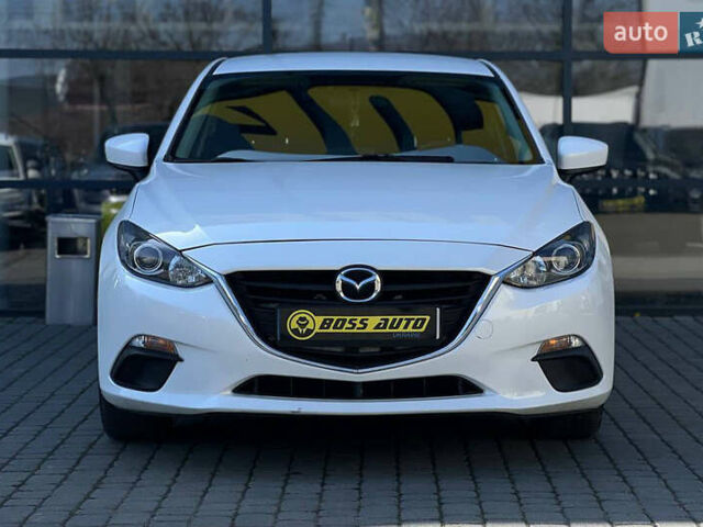 Белый Мазда 3, объемом двигателя 2 л и пробегом 178 тыс. км за 9300 $, фото 1 на Automoto.ua