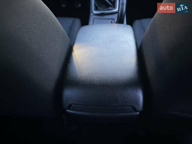 Белый Мазда 3, объемом двигателя 2 л и пробегом 199 тыс. км за 7850 $, фото 16 на Automoto.ua