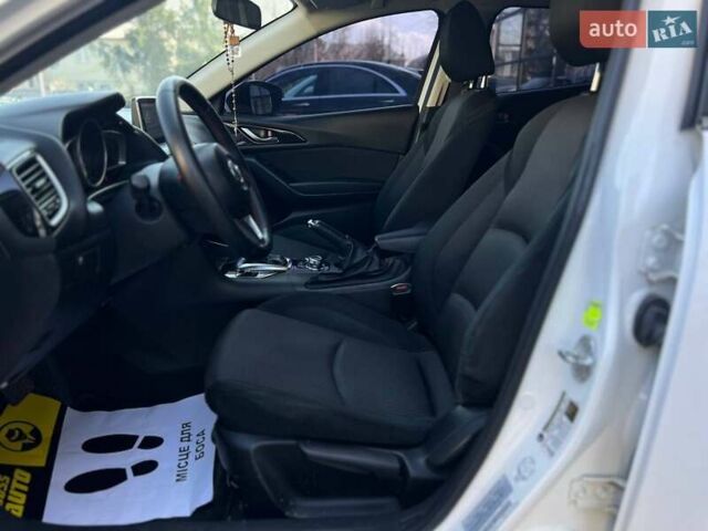 Белый Мазда 3, объемом двигателя 2 л и пробегом 178 тыс. км за 9300 $, фото 11 на Automoto.ua