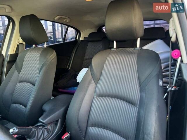 Белый Мазда 3, объемом двигателя 2 л и пробегом 178 тыс. км за 9300 $, фото 25 на Automoto.ua