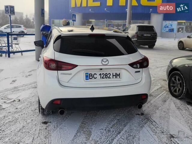 Білий Мазда 3, об'ємом двигуна 1.5 л та пробігом 151 тис. км за 11500 $, фото 10 на Automoto.ua