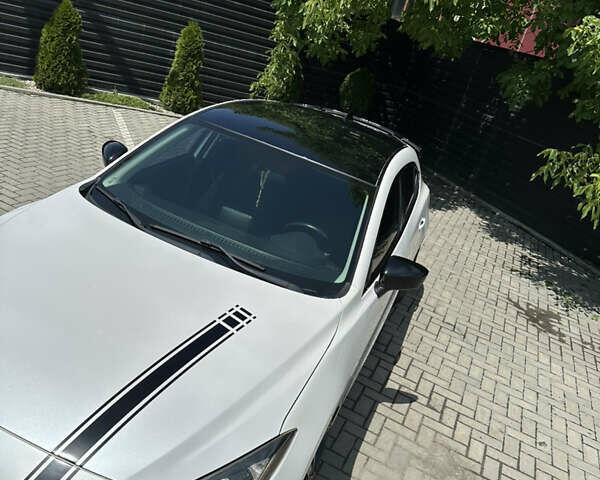Белый Мазда 3, объемом двигателя 2 л и пробегом 291 тыс. км за 9999 $, фото 5 на Automoto.ua