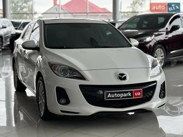 Белый Мазда 3, объемом двигателя 2 л и пробегом 85 тыс. км за 10490 $, фото 2 на Automoto.ua