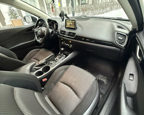 Белый Мазда 3, объемом двигателя 1.5 л и пробегом 150 тыс. км за 11000 $, фото 35 на Automoto.ua