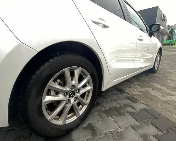 Белый Мазда 3, объемом двигателя 1.5 л и пробегом 149 тыс. км за 12700 $, фото 4 на Automoto.ua