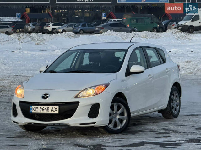Белый Мазда 3, объемом двигателя 2 л и пробегом 199 тыс. км за 7850 $, фото 3 на Automoto.ua