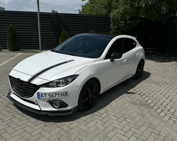 Белый Мазда 3, объемом двигателя 2 л и пробегом 291 тыс. км за 9999 $, фото 1 на Automoto.ua