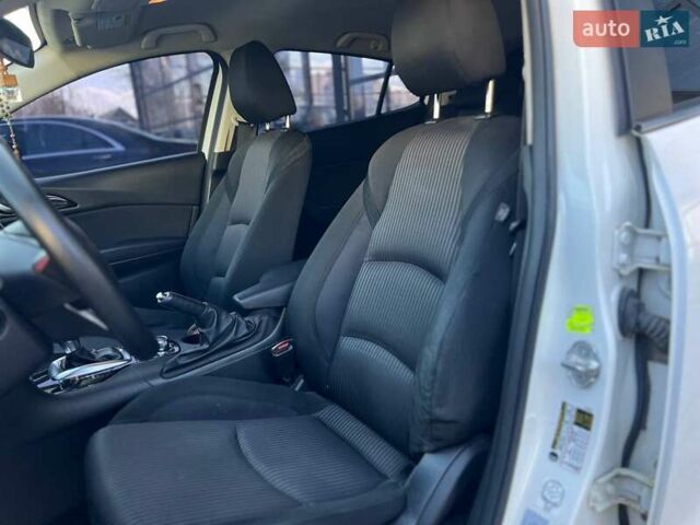 Белый Мазда 3, объемом двигателя 2 л и пробегом 178 тыс. км за 9300 $, фото 12 на Automoto.ua