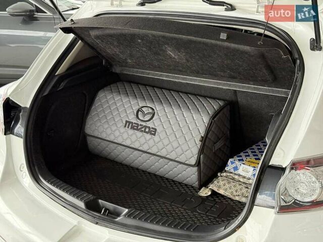 Белый Мазда 3, объемом двигателя 2 л и пробегом 85 тыс. км за 10490 $, фото 19 на Automoto.ua