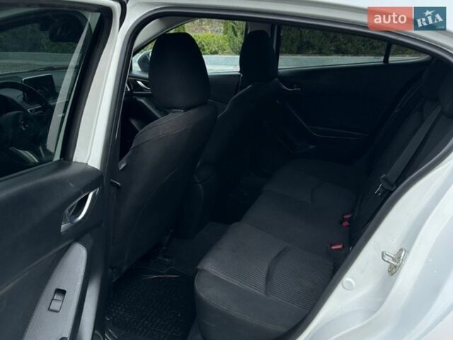 Белый Мазда 3, объемом двигателя 2 л и пробегом 185 тыс. км за 7500 $, фото 8 на Automoto.ua
