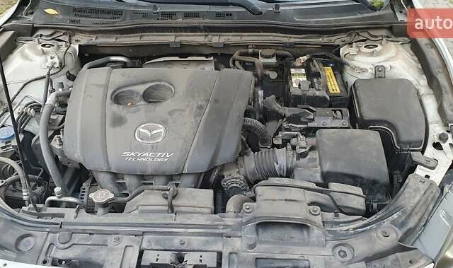 Белый Мазда 3, объемом двигателя 2 л и пробегом 169 тыс. км за 9400 $, фото 9 на Automoto.ua