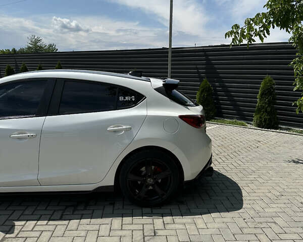 Белый Мазда 3, объемом двигателя 2 л и пробегом 291 тыс. км за 9999 $, фото 12 на Automoto.ua