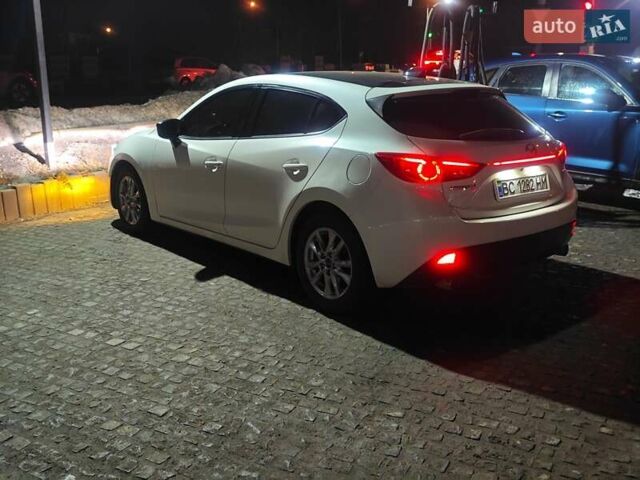 Білий Мазда 3, об'ємом двигуна 1.5 л та пробігом 151 тис. км за 11500 $, фото 7 на Automoto.ua