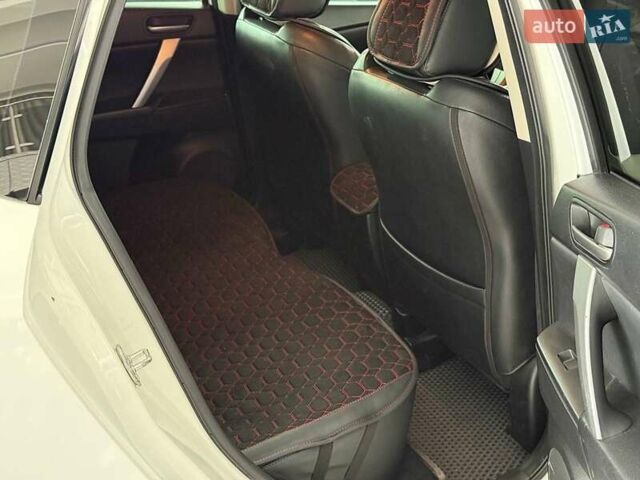 Белый Мазда 3, объемом двигателя 2 л и пробегом 85 тыс. км за 10490 $, фото 21 на Automoto.ua