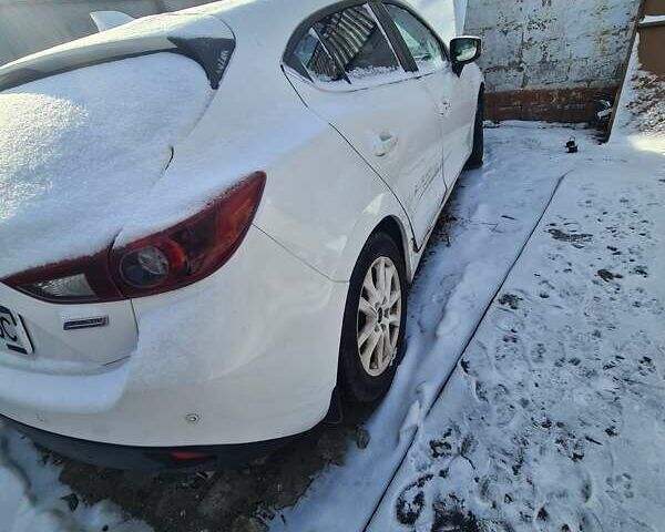 Білий Мазда 3, об'ємом двигуна 2 л та пробігом 180 тис. км за 5000 $, фото 9 на Automoto.ua