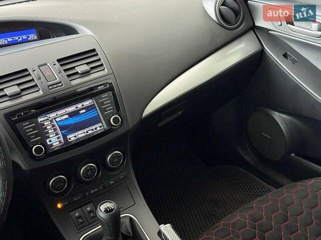 Белый Мазда 3, объемом двигателя 2 л и пробегом 85 тыс. км за 10490 $, фото 24 на Automoto.ua