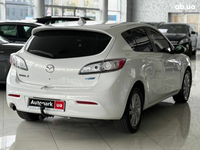 Белый Мазда 3, объемом двигателя 2 л и пробегом 85 тыс. км за 10490 $, фото 5 на Automoto.ua