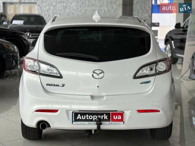 Белый Мазда 3, объемом двигателя 2 л и пробегом 85 тыс. км за 10490 $, фото 6 на Automoto.ua