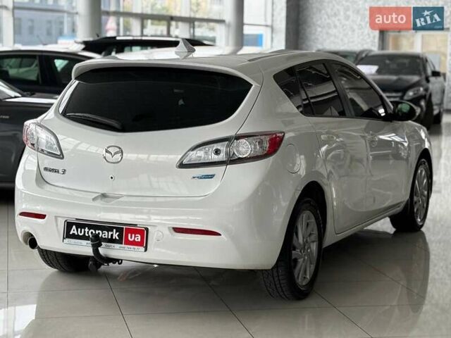 Белый Мазда 3, объемом двигателя 2 л и пробегом 85 тыс. км за 10490 $, фото 5 на Automoto.ua