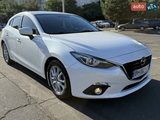Белый Мазда 3, объемом двигателя 1.5 л и пробегом 93 тыс. км за 12999 $, фото 5 на Automoto.ua