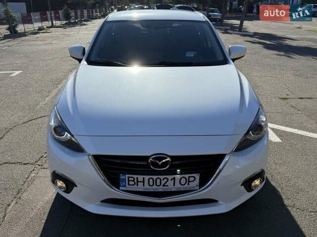 Белый Мазда 3, объемом двигателя 1.5 л и пробегом 93 тыс. км за 12999 $, фото 4 на Automoto.ua