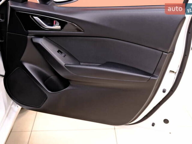 Білий Мазда 3, об'ємом двигуна 1.5 л та пробігом 93 тис. км за 13500 $, фото 38 на Automoto.ua