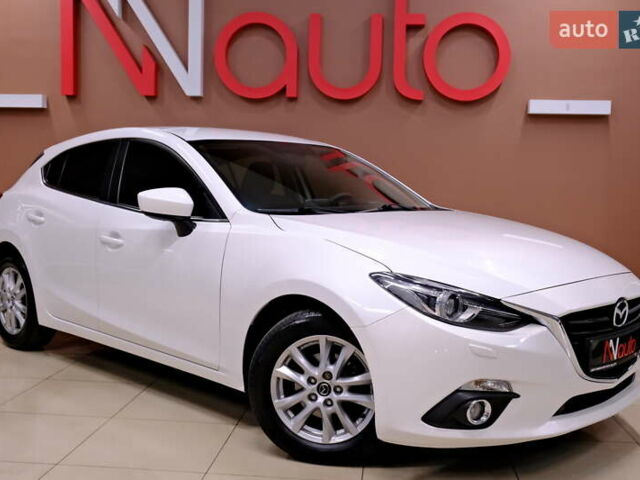 Білий Мазда 3, об'ємом двигуна 1.5 л та пробігом 93 тис. км за 13500 $, фото 4 на Automoto.ua