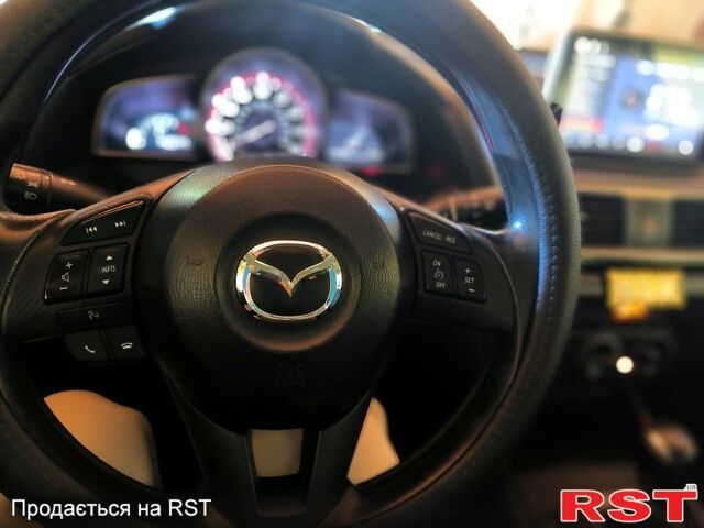 Белый Мазда 3, объемом двигателя 2 л и пробегом 141 тыс. км за 9600 $, фото 2 на Automoto.ua