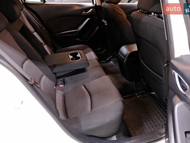 Білий Мазда 3, об'ємом двигуна 1.5 л та пробігом 93 тис. км за 13500 $, фото 35 на Automoto.ua