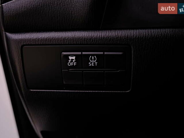 Білий Мазда 3, об'ємом двигуна 1.5 л та пробігом 93 тис. км за 13500 $, фото 23 на Automoto.ua