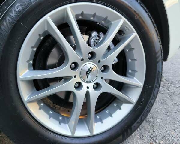 Білий Мазда 3, об'ємом двигуна 2 л та пробігом 141 тис. км за 9600 $, фото 9 на Automoto.ua