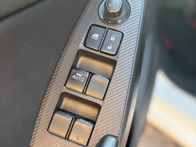 Белый Мазда 3, объемом двигателя 2 л и пробегом 79 тыс. км за 9991 $, фото 7 на Automoto.ua