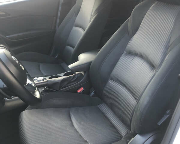 Білий Мазда 3, об'ємом двигуна 1.5 л та пробігом 148 тис. км за 12500 $, фото 9 на Automoto.ua
