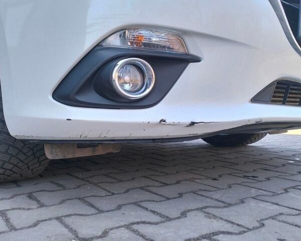 Белый Мазда 3, объемом двигателя 2.19 л и пробегом 256 тыс. км за 10850 $, фото 10 на Automoto.ua