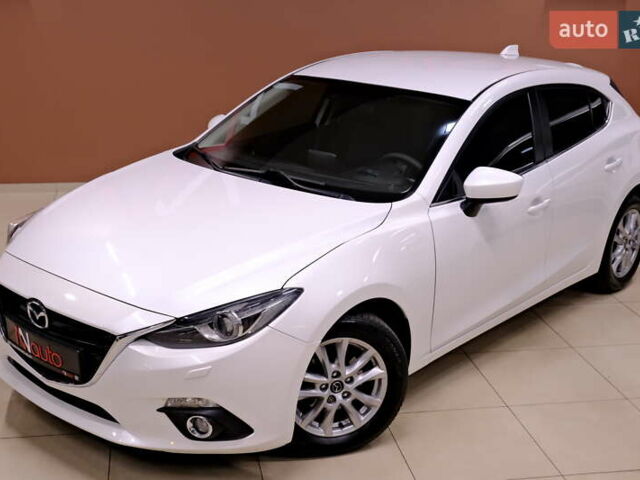 Білий Мазда 3, об'ємом двигуна 1.5 л та пробігом 93 тис. км за 13500 $, фото 9 на Automoto.ua
