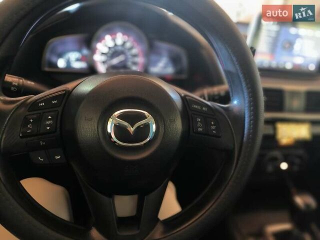 Белый Мазда 3, объемом двигателя 2 л и пробегом 141 тыс. км за 9600 $, фото 5 на Automoto.ua