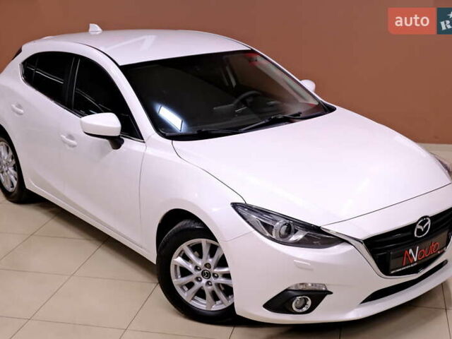Білий Мазда 3, об'ємом двигуна 1.5 л та пробігом 93 тис. км за 13500 $, фото 5 на Automoto.ua